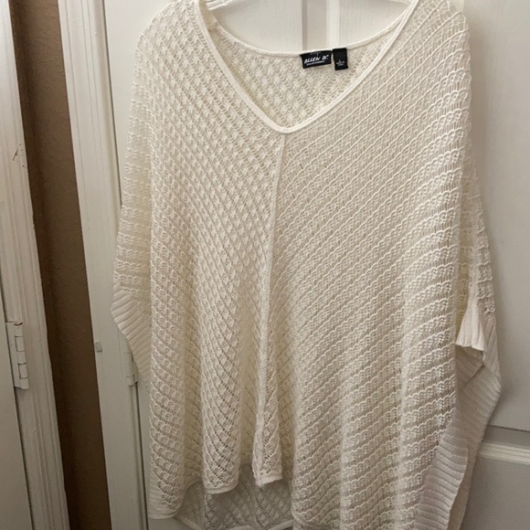 Allen B. By Allen Schwartz Sweaters - FINAL MARKDOWN Allen b by Allen Schwartz caftan style top large